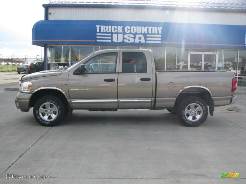 2007 Ram 1500 Laramie Quad Cab 4x4 - Light Khaki Metallic / Khaki Beige photo #1