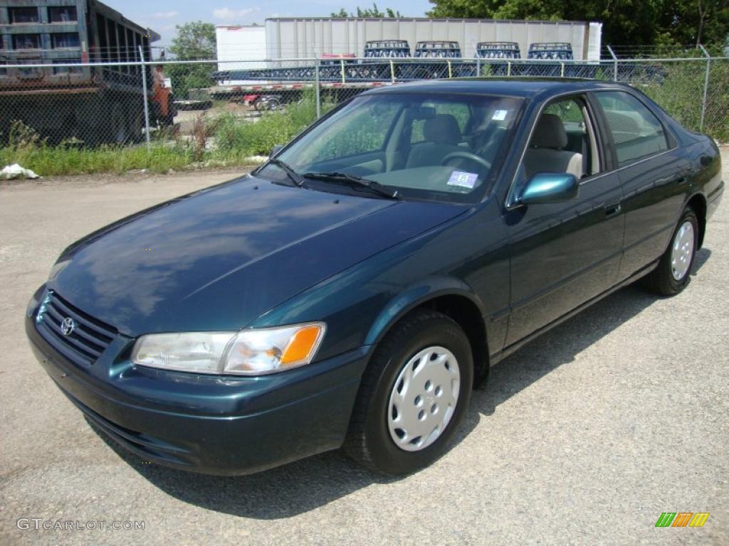 1997 Camry LE - Classic Green Pearl / Gray photo #2