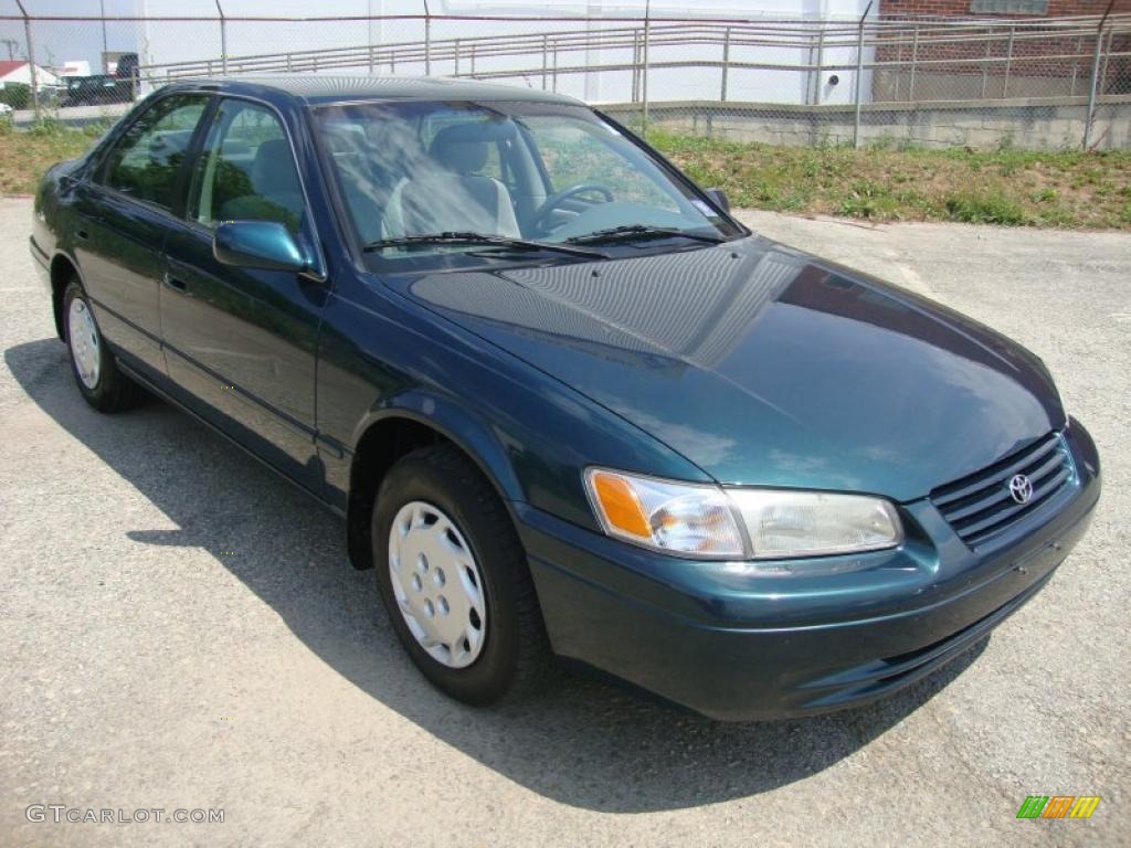 1997 Camry LE - Classic Green Pearl / Gray photo #4