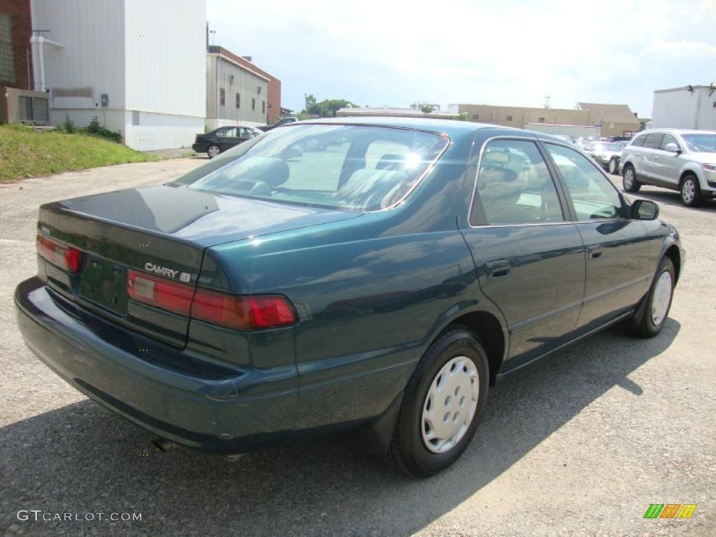 1997 Camry LE - Classic Green Pearl / Gray photo #8