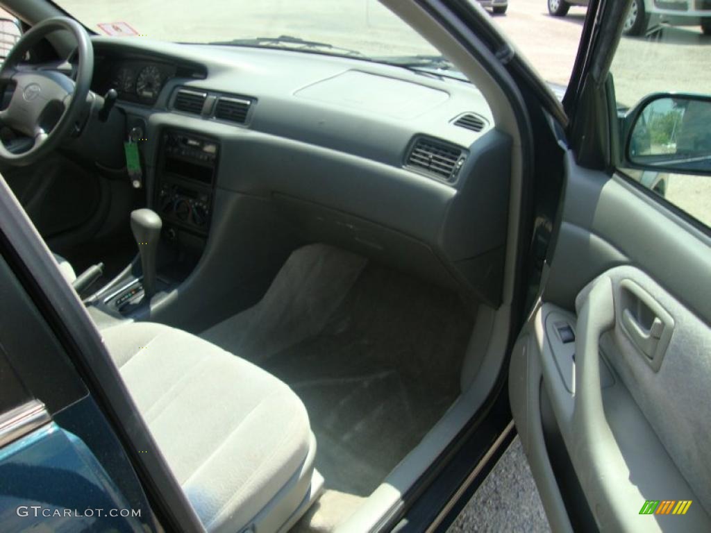 1997 Camry LE - Classic Green Pearl / Gray photo #18