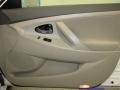 Super White - Camry SE Photo No. 15