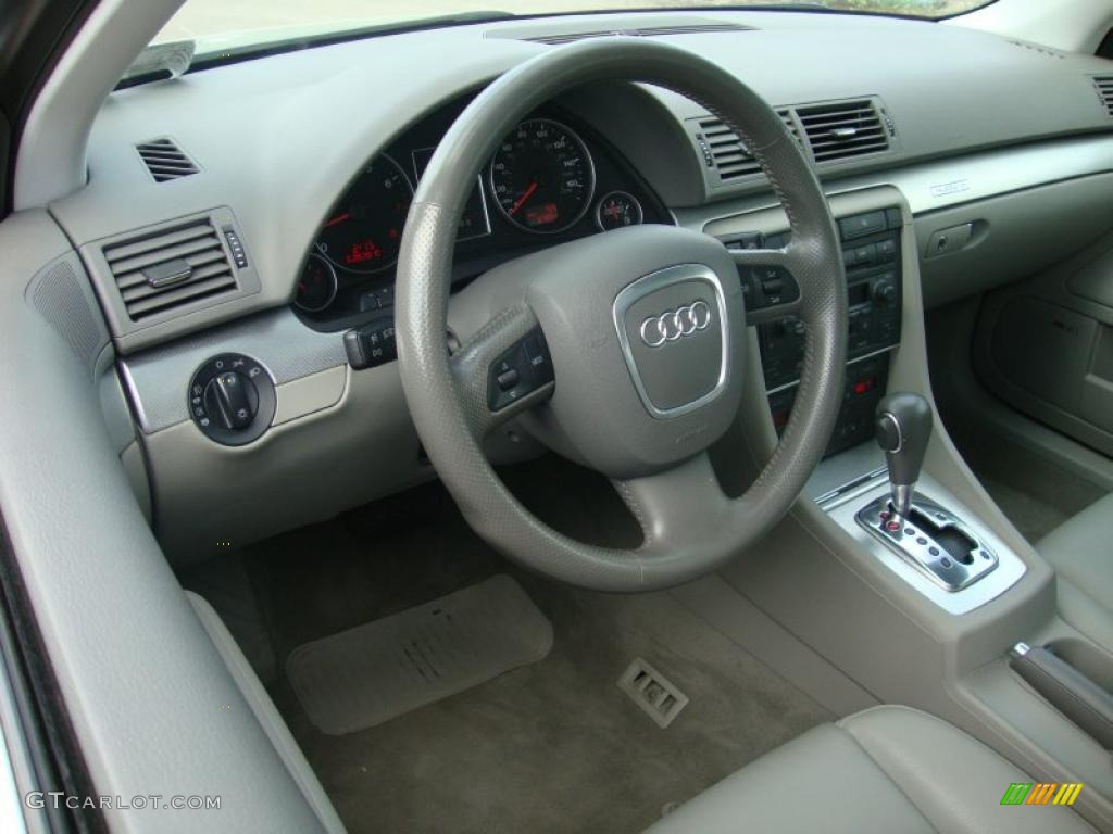 2005 A4 2.0T quattro Sedan - Light Silver Metallic / Platinum photo #12