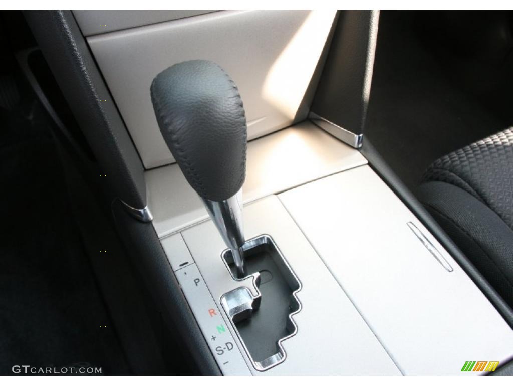 2009 Camry SE V6 - Super White / Charcoal photo #17