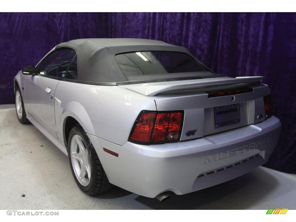 2000 Mustang GT Convertible - Silver Metallic / Dark Charcoal photo #14