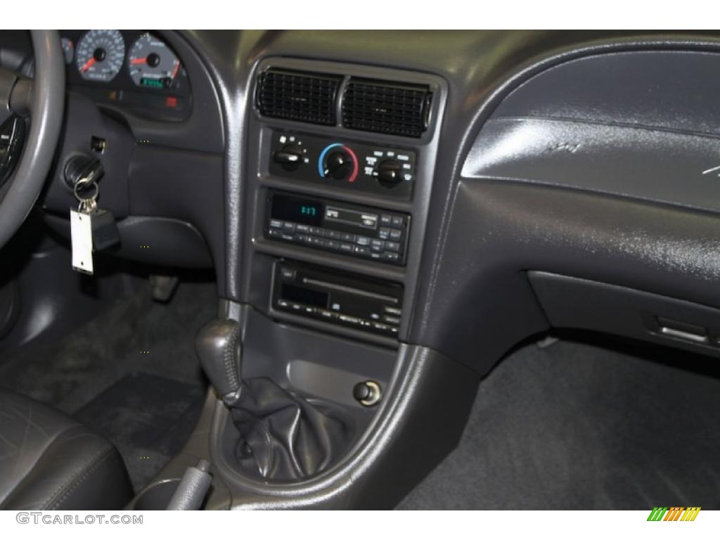 2000 Mustang GT Convertible - Silver Metallic / Dark Charcoal photo #26