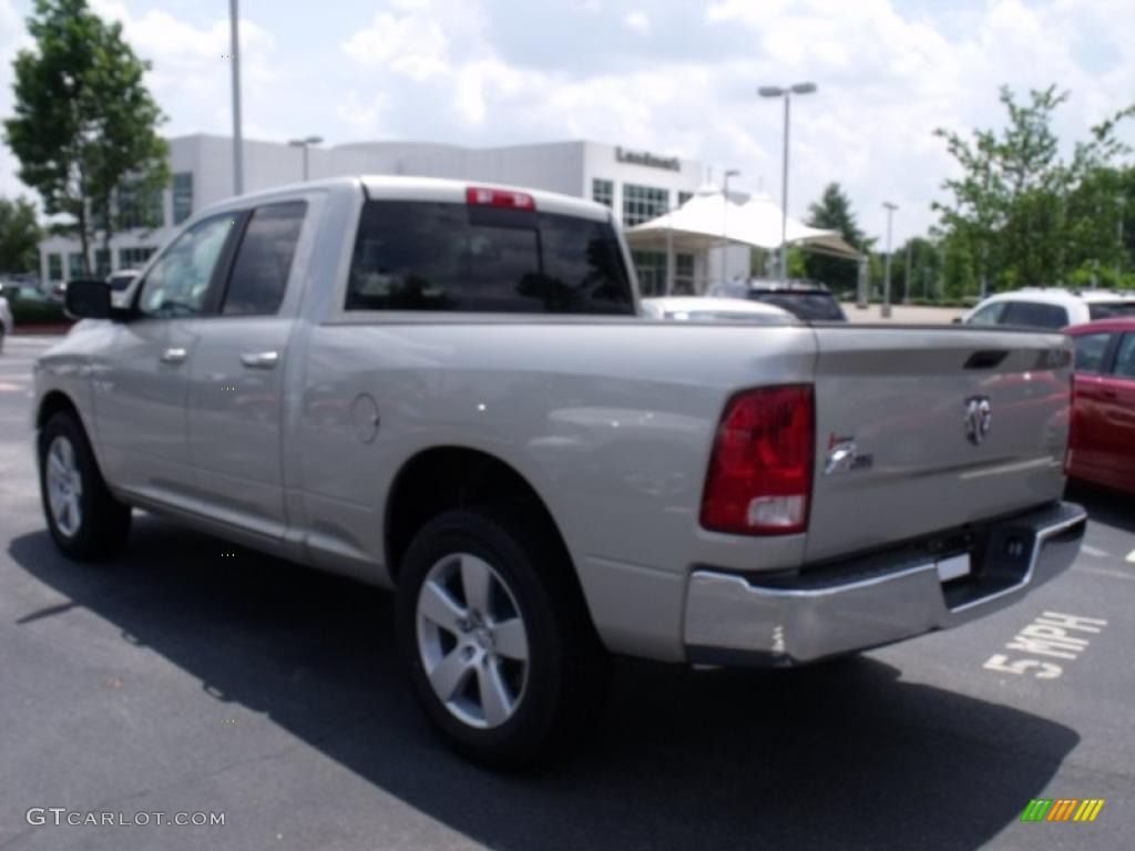 2010 Ram 1500 Big Horn Quad Cab - Light Graystone Pearl / Dark Slate/Medium Graystone photo #2