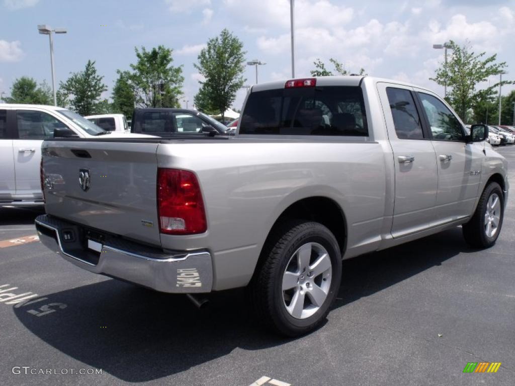 2010 Ram 1500 Big Horn Quad Cab - Light Graystone Pearl / Dark Slate/Medium Graystone photo #3