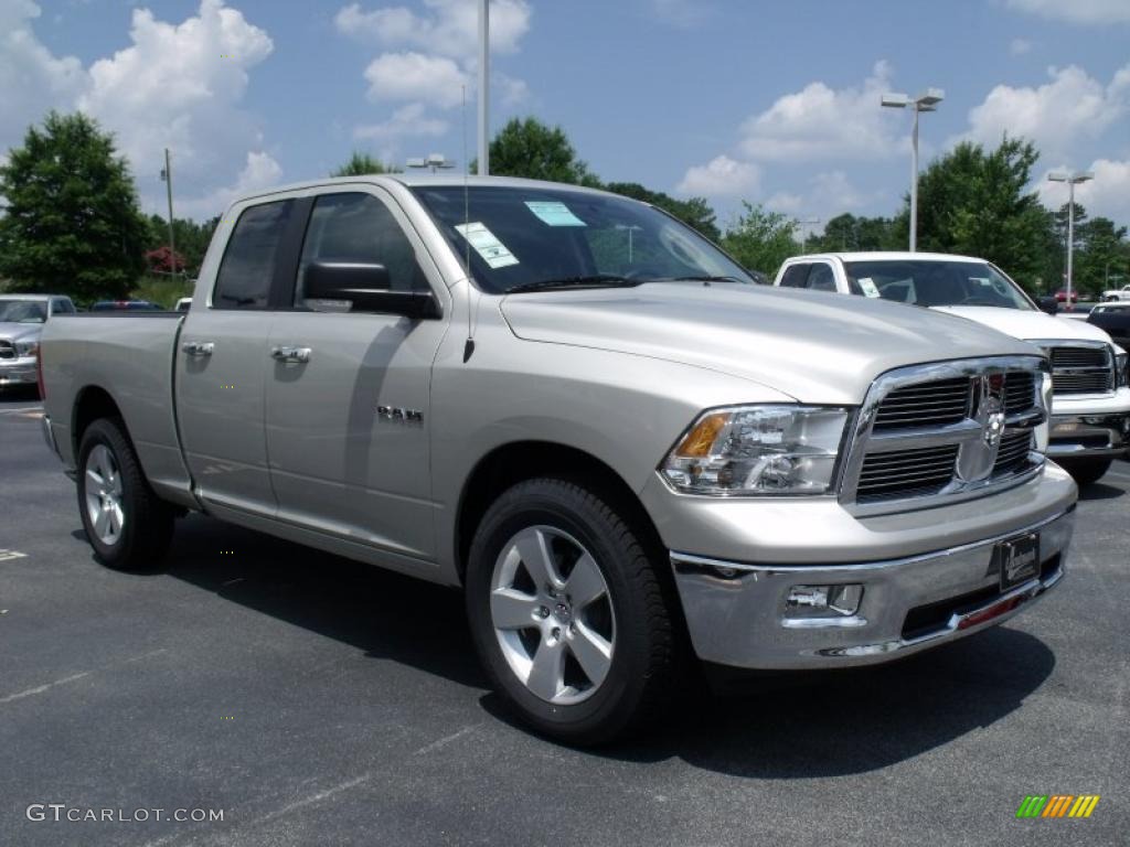 2010 Ram 1500 Big Horn Quad Cab - Light Graystone Pearl / Dark Slate/Medium Graystone photo #4