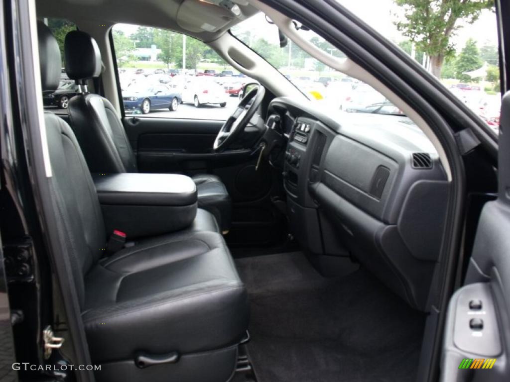 2004 Ram 1500 SLT Quad Cab 4x4 - Black / Dark Slate Gray photo #19