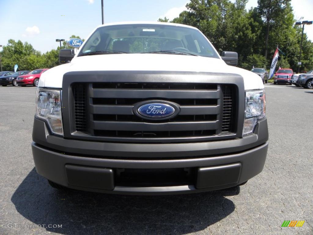 2010 F150 XL Regular Cab - Oxford White / Medium Stone photo #7