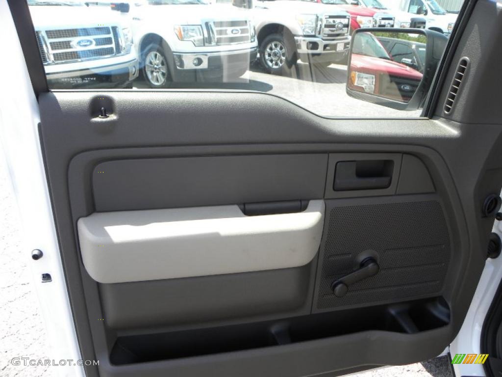2010 F150 XL Regular Cab - Oxford White / Medium Stone photo #12