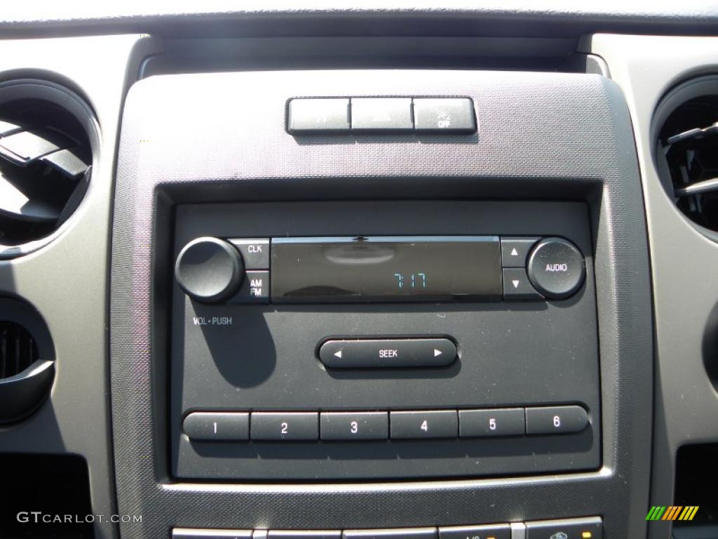 2010 F150 XL Regular Cab - Oxford White / Medium Stone photo #15