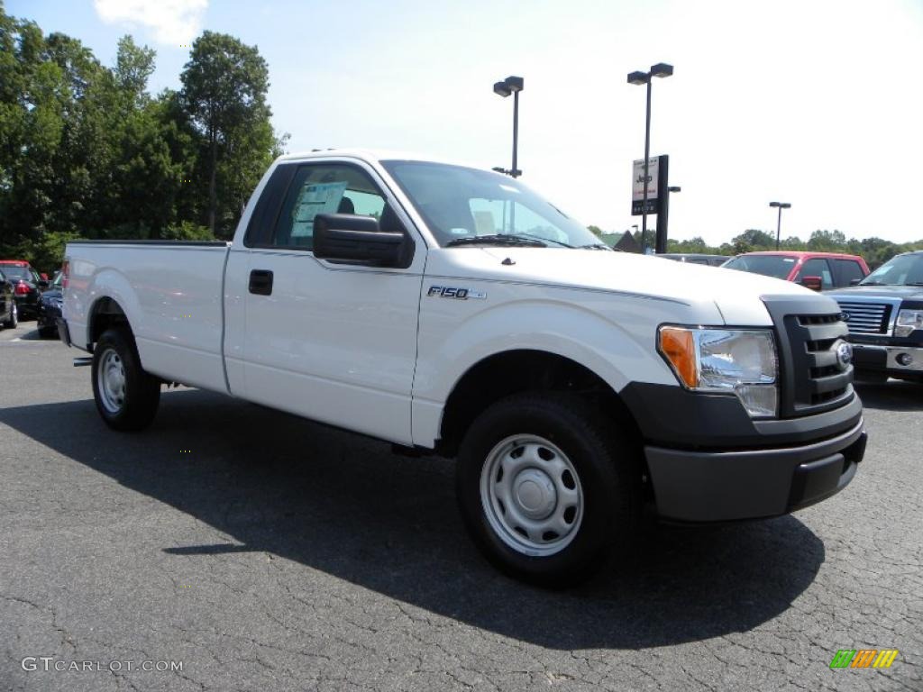 2010 F150 XL Regular Cab - Oxford White / Medium Stone photo #1