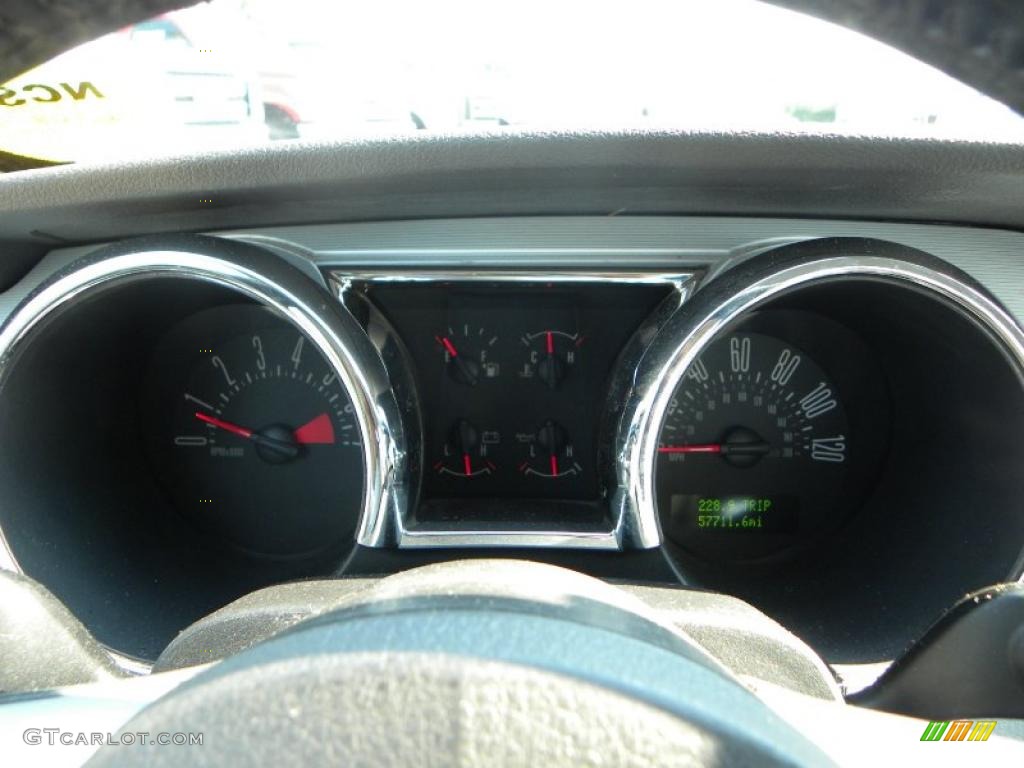 2007 Mustang V6 Premium Coupe - Performance White / Light Graphite photo #15