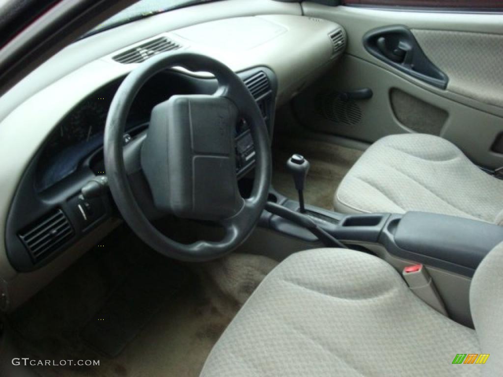 1998 Cavalier Coupe - Flame Red / Gray photo #9