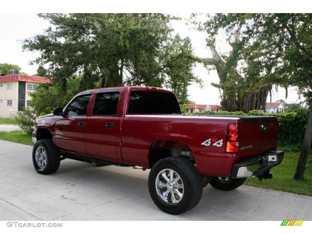 2006 Silverado 2500HD LT Crew Cab 4x4 - Sport Red Metallic / Medium Gray photo #7