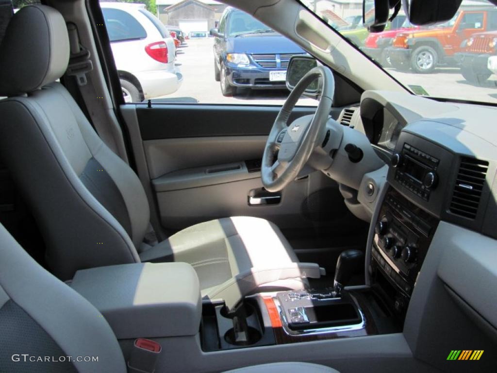 2006 Grand Cherokee Limited 4x4 - Inferno Red Crystal Pearl / Dark Khaki/Light Graystone photo #7