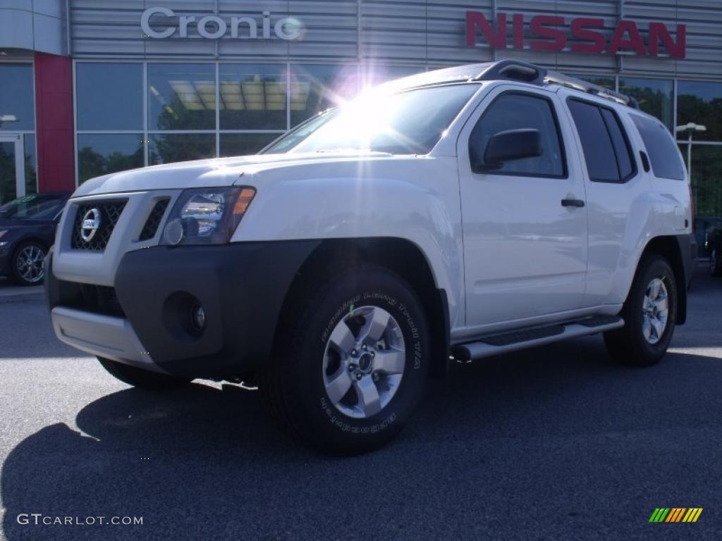 Nissan avalanche white paint #5