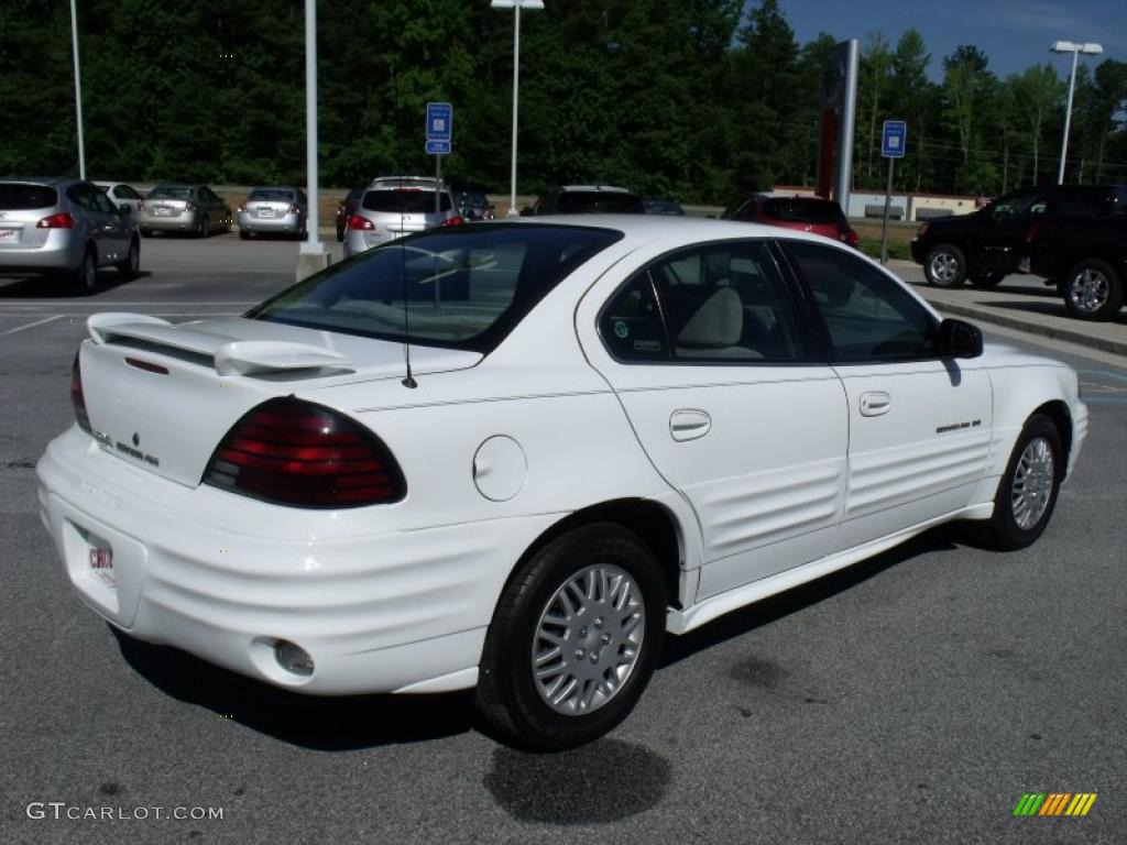 2000 Grand Am SE Sedan - Arctic White / Dark Taupe photo #5