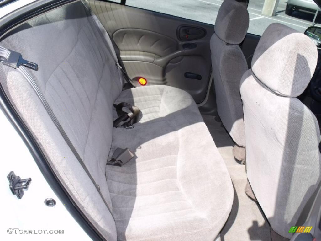 2000 Grand Am SE Sedan - Arctic White / Dark Taupe photo #13