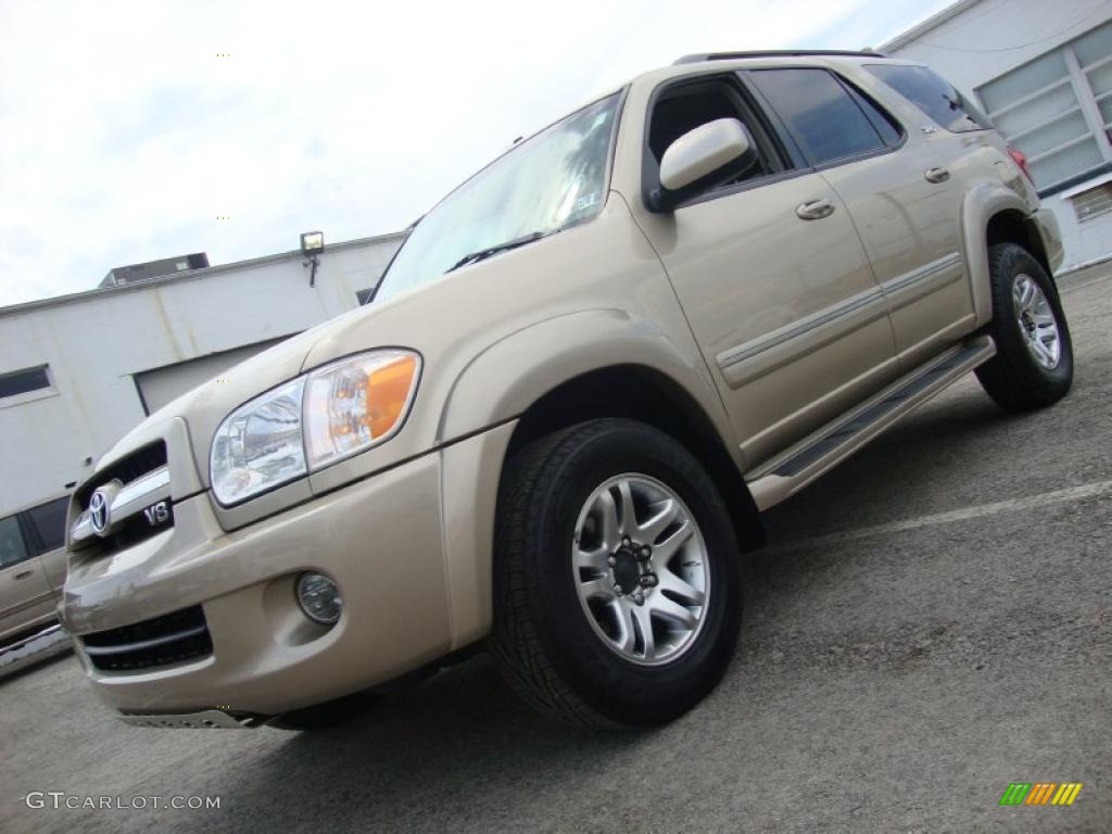 2005 Sequoia SR5 4WD - Desert Sand Mica / Taupe photo #1