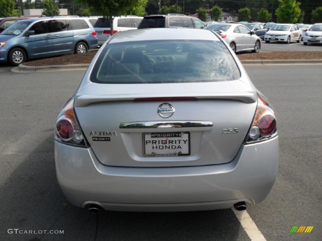 2008 Altima 2.5 S - Radiant Silver Metallic / Charcoal photo #3