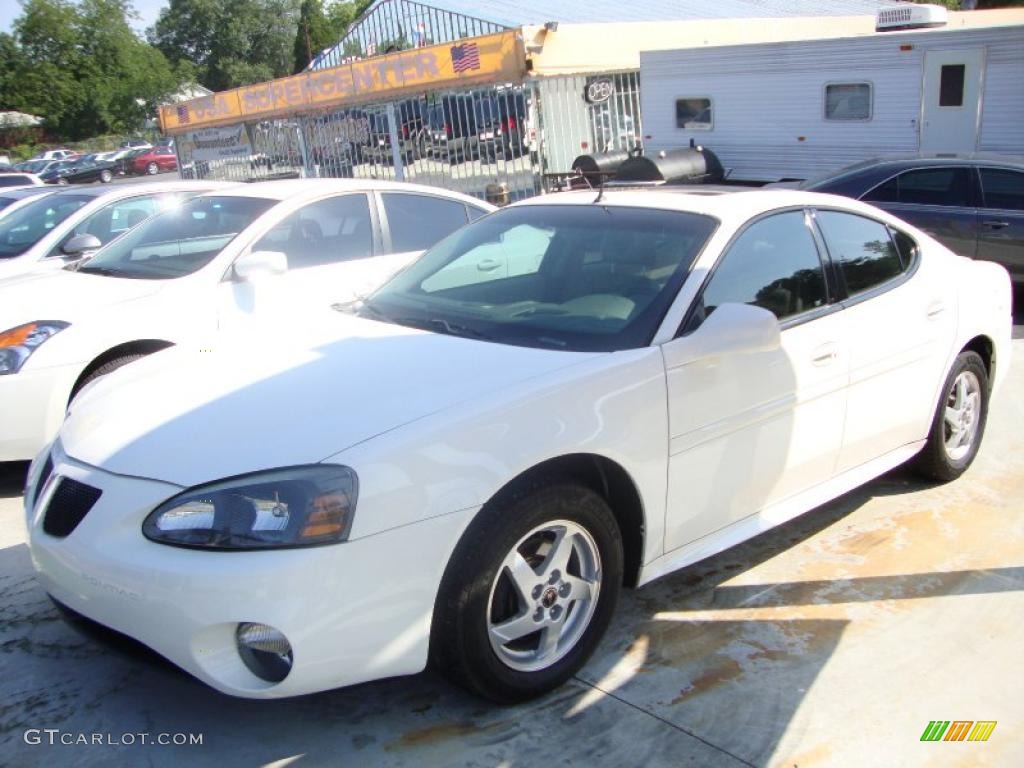 2004 Grand Prix GT Sedan - Summit White / Dark Pewter photo #3
