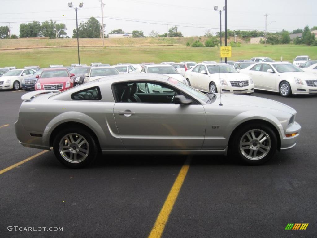 2005 Mustang GT Premium Coupe - Satin Silver Metallic / Dark Charcoal photo #3