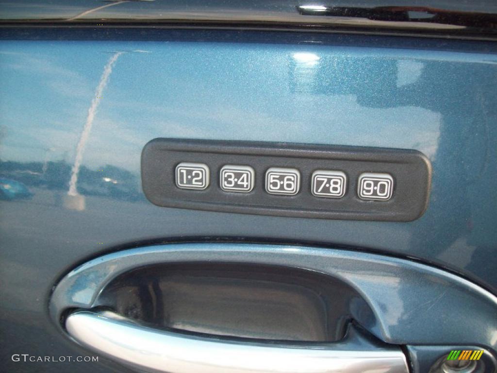 2004 Monterey Luxury - Norsea Blue Metallic / Pebble photo #23