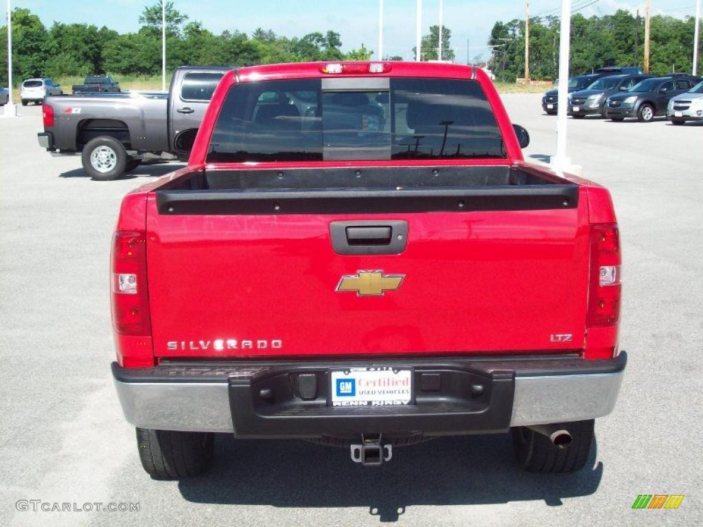 2007 Silverado 1500 LTZ Extended Cab 4x4 - Victory Red / Ebony Black photo #14