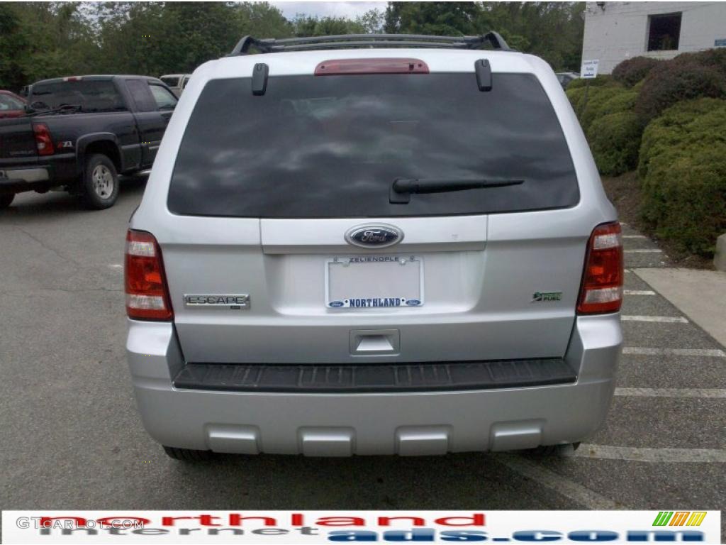 2010 Escape XLT V6 4WD - Ingot Silver Metallic / Charcoal Black photo #7