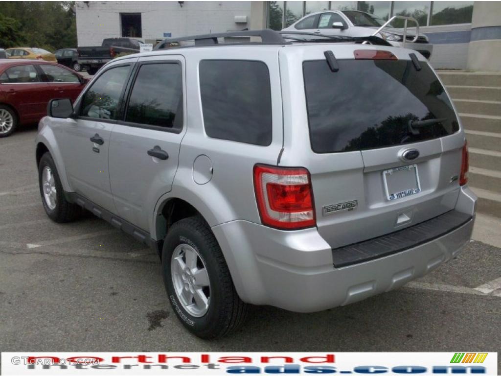 2010 Escape XLT V6 4WD - Ingot Silver Metallic / Charcoal Black photo #8