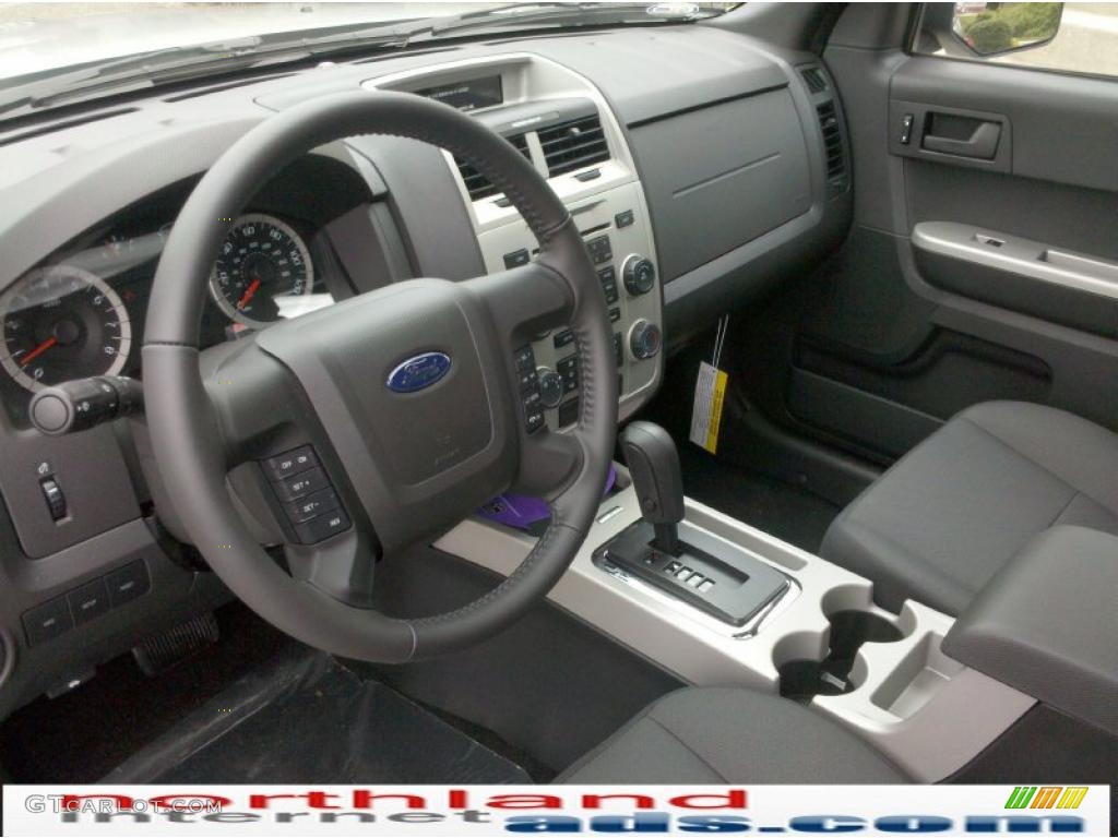 2010 Escape XLT V6 4WD - Ingot Silver Metallic / Charcoal Black photo #10