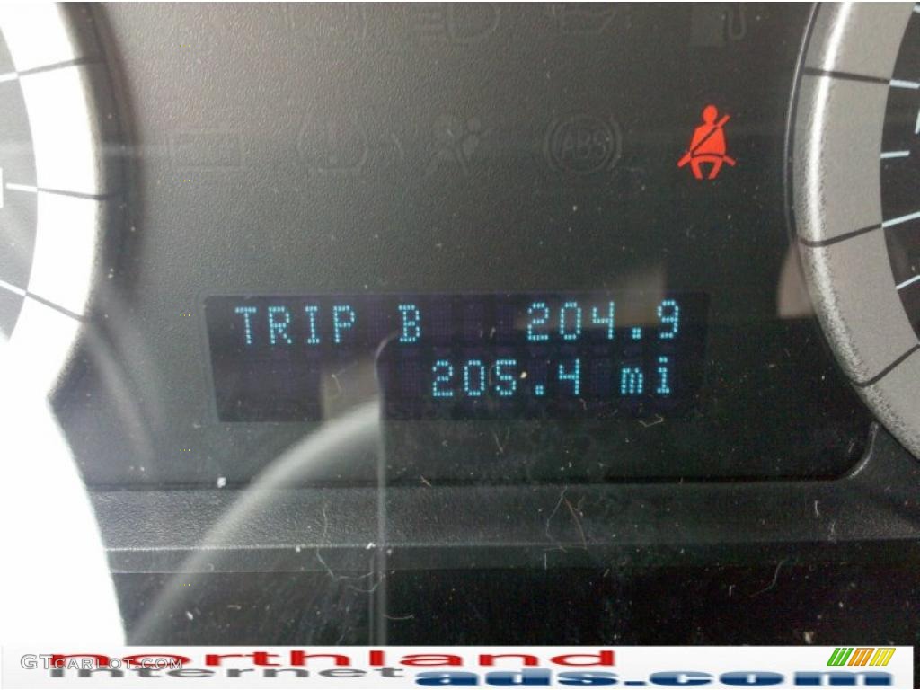 2010 Escape XLT V6 4WD - Ingot Silver Metallic / Charcoal Black photo #20