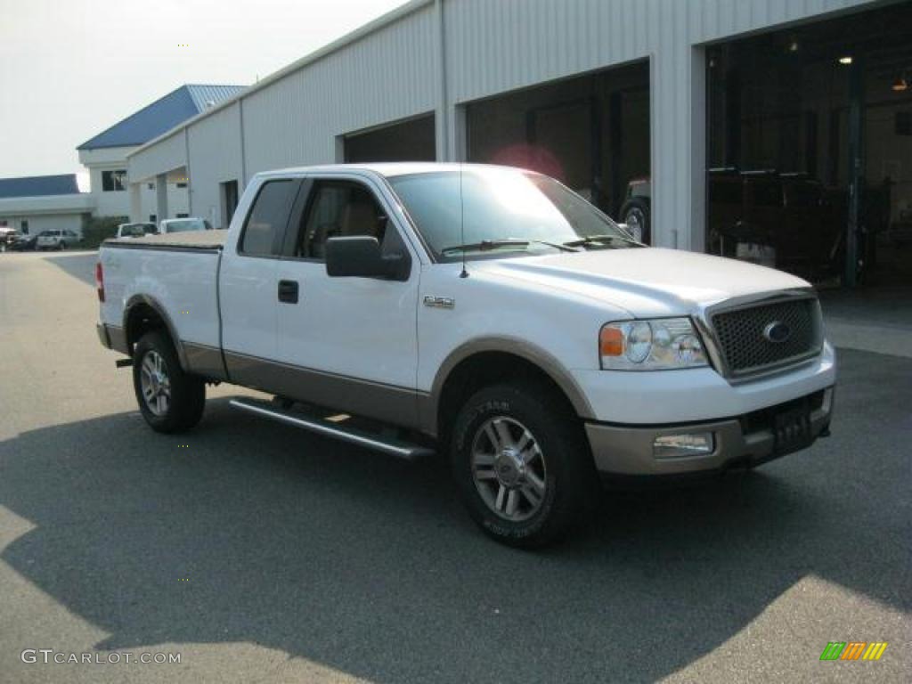 2005 F150 XLT SuperCab 4x4 - Oxford White / Tan photo #2