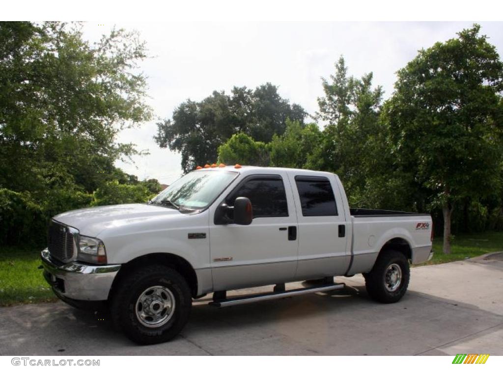 2004 F250 Super Duty Lariat Crew Cab 4x4 - Oxford White / Medium Flint photo #2