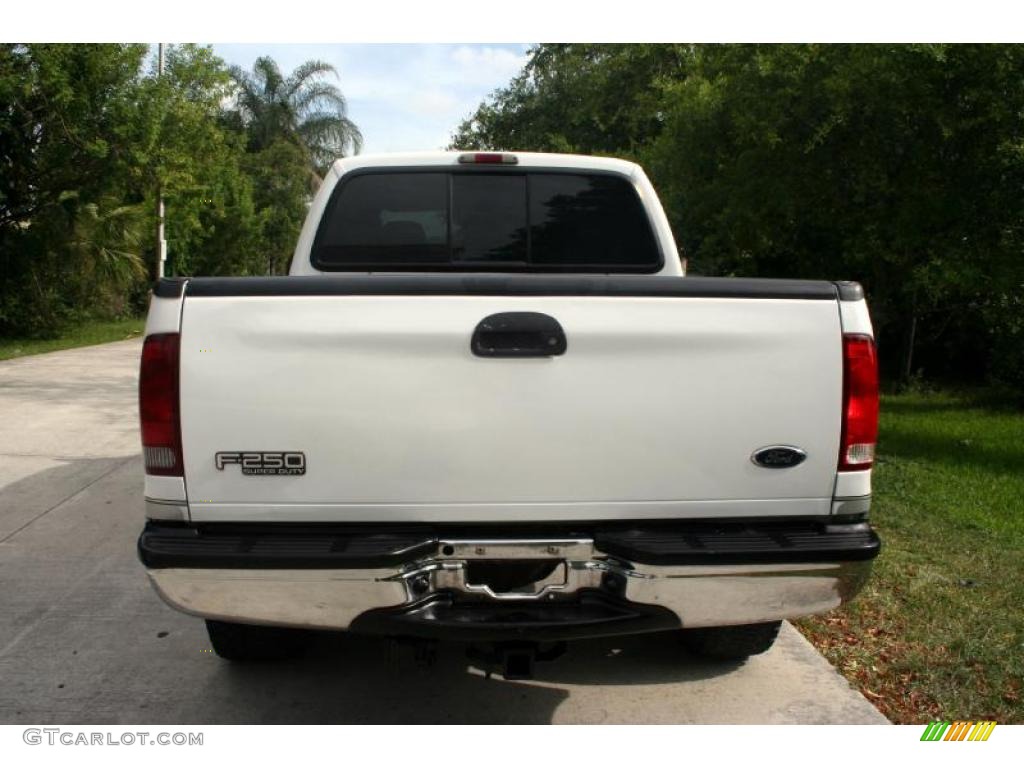 2004 F250 Super Duty Lariat Crew Cab 4x4 - Oxford White / Medium Flint photo #8