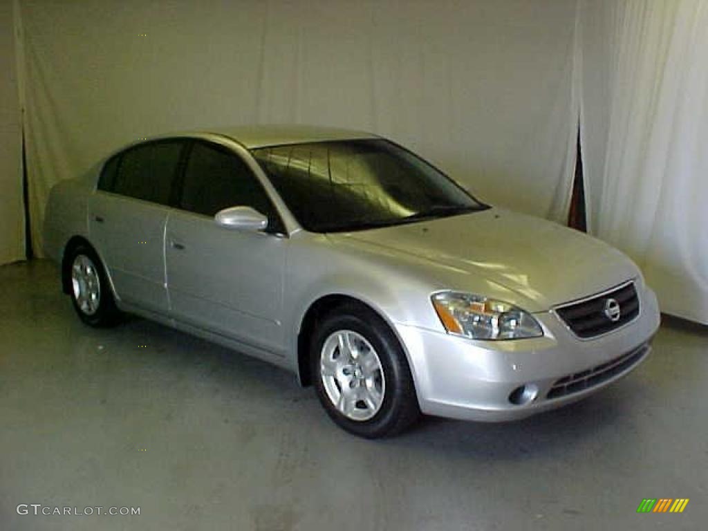 Sheer Silver Metallic Nissan Altima