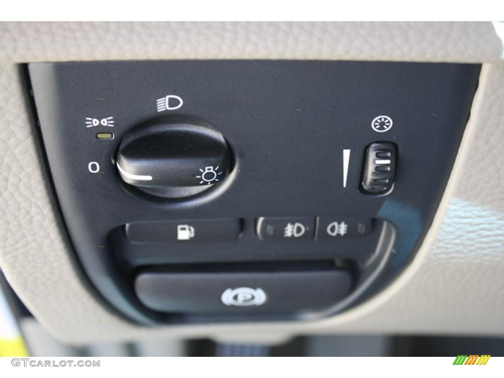 2006 XC90 V8 AWD - Magic Blue Metallic / Taupe/Light Taupe photo #22