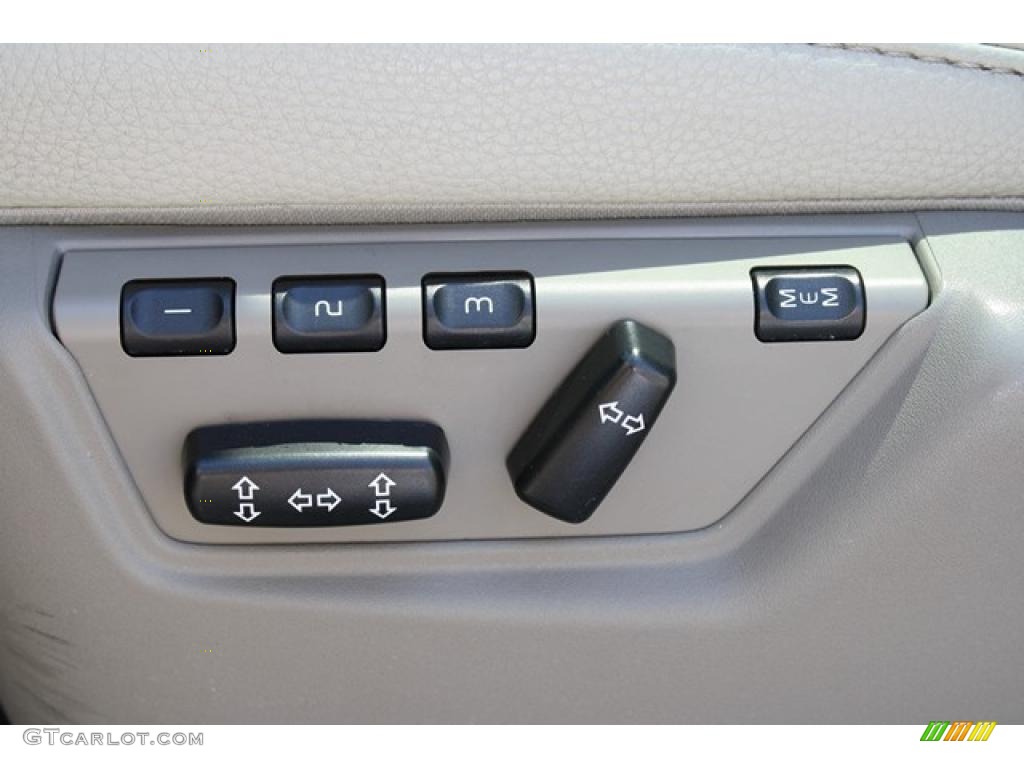 2006 XC90 V8 AWD - Magic Blue Metallic / Taupe/Light Taupe photo #26