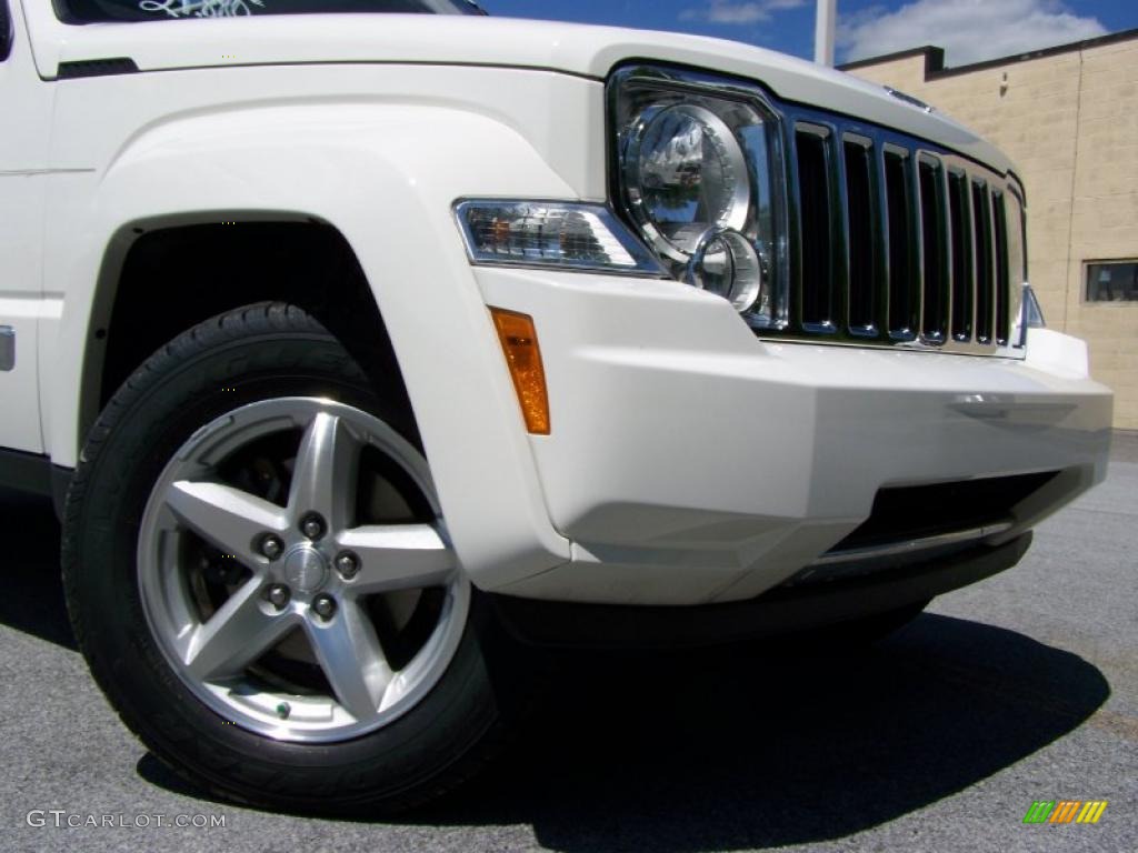 2008 Liberty Limited 4x4 - Stone White / Pastel Pebble Beige photo #2