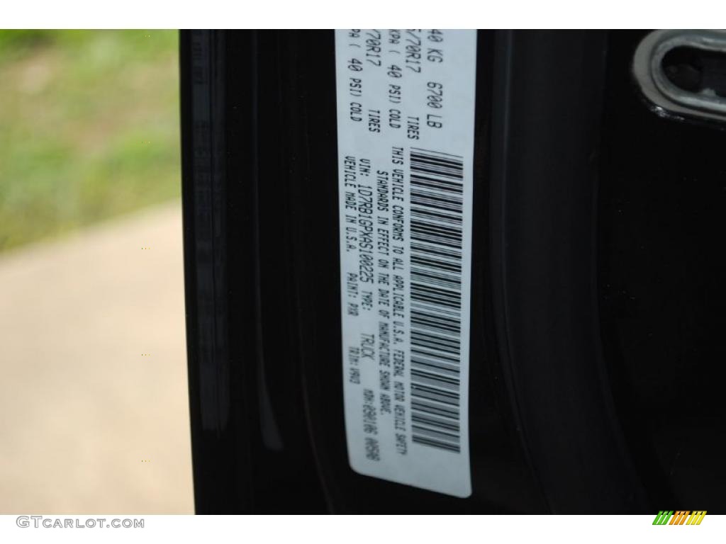 2010 Ram 1500 SLT Quad Cab - Brilliant Black Crystal Pearl / Dark Slate/Medium Graystone photo #22