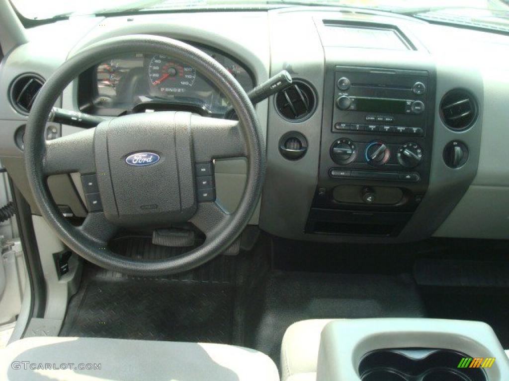 2005 F150 STX SuperCab - Silver Metallic / Medium Flint Grey photo #12
