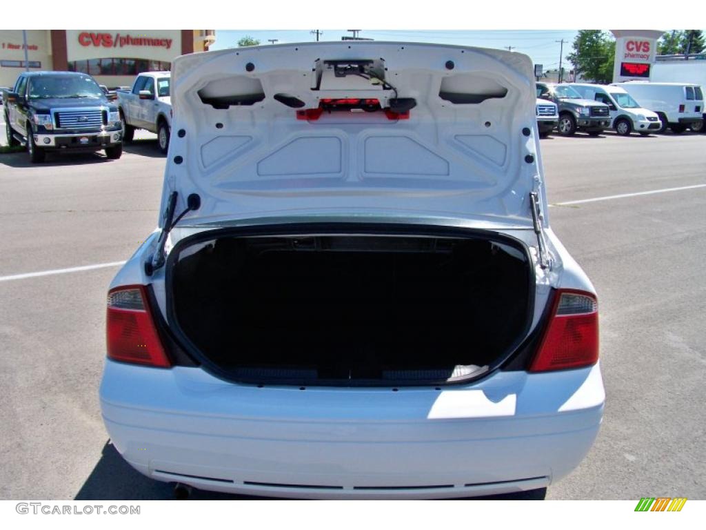 2007 Focus ZX4 SE Sedan - Cloud 9 White / Charcoal/Light Flint photo #20