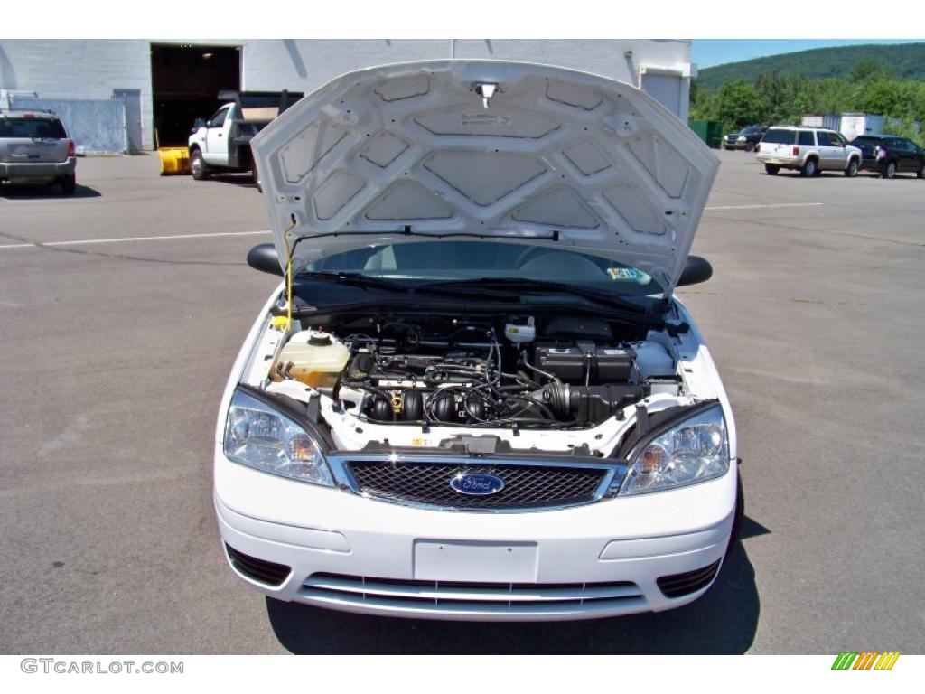 2007 Focus ZX4 SE Sedan - Cloud 9 White / Charcoal/Light Flint photo #22