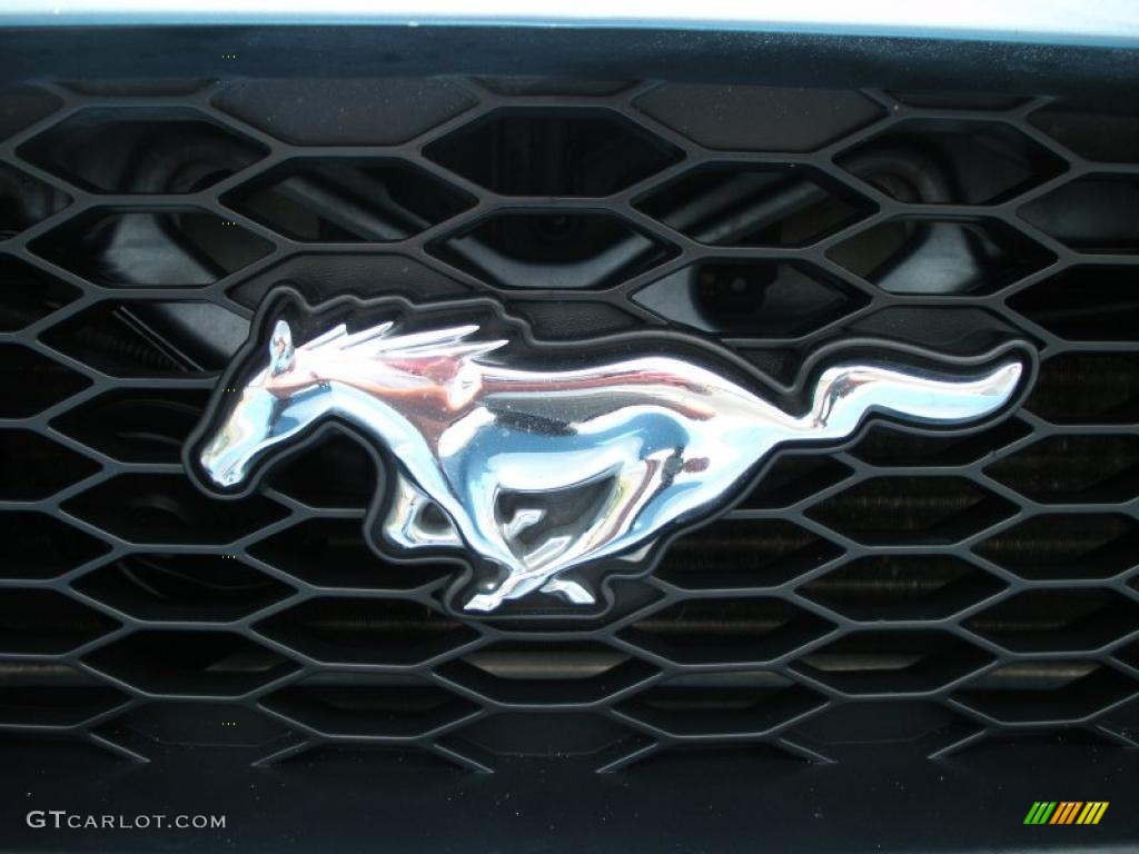 2007 Mustang V6 Deluxe Coupe - Windveil Blue Metallic / Light Graphite photo #9