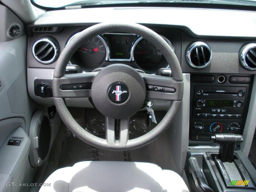 2007 Mustang V6 Deluxe Coupe - Windveil Blue Metallic / Light Graphite photo #18