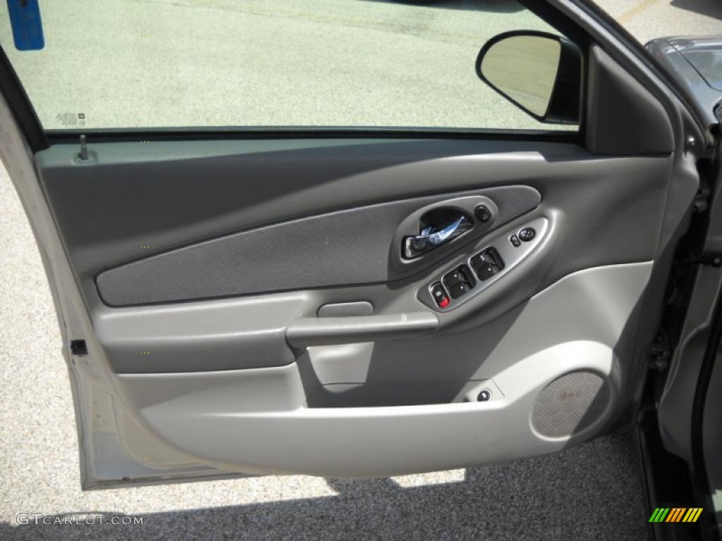 2006 Malibu LS Sedan - Silverstone Metallic / Titanium Gray photo #11