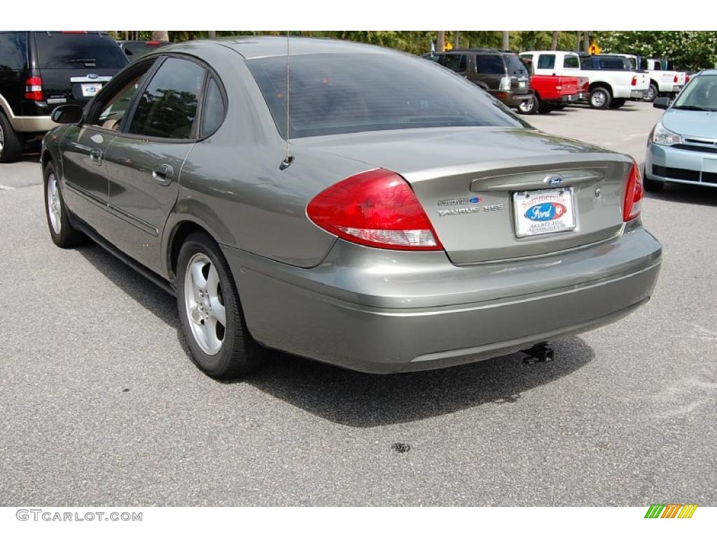 2004 Taurus SES Sedan - Spruce Green Metallic / Medium Parchment photo #17